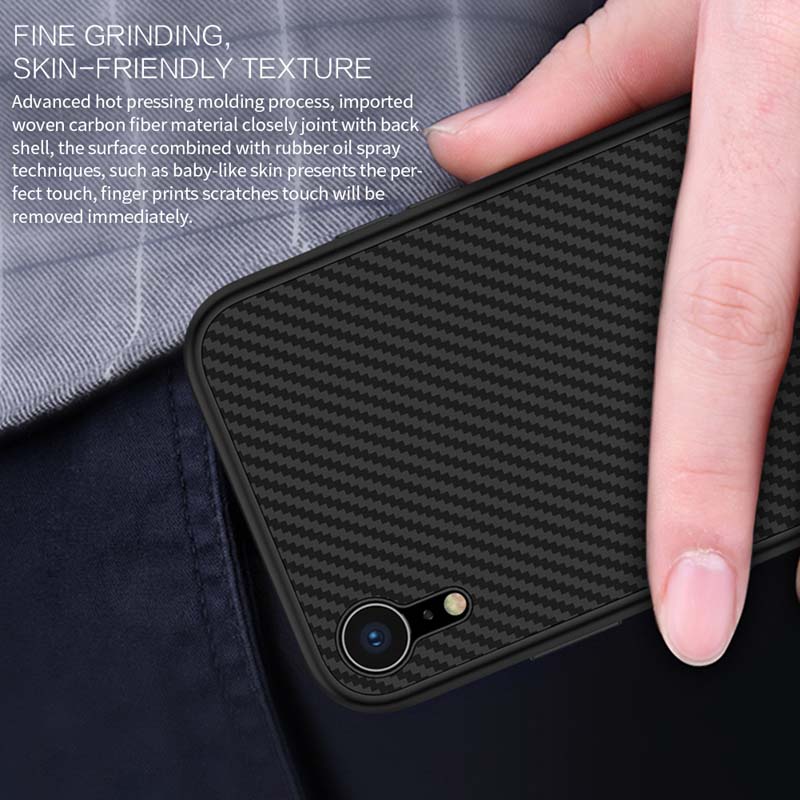 Ốp lưng chống sốc sợi Carbon cho iPhone XR hiệu Nillkin
