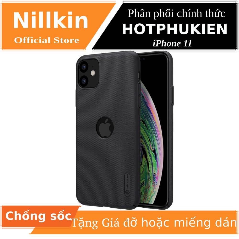 Ốp Lưng Sần chống sốc (hở Logo) cho iPhone 11 hiệu Nillkin Super Frosted Shield (tặng kèm giá đỡ hoặc miếng dán từ tính)